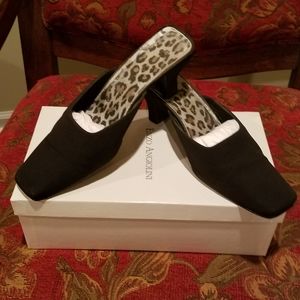 Enzo Angiolini Black fabric slides